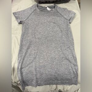 Lululemon Athletica Gray Fitted Crew Neck T-Shirt